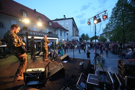 DVE UNIFORMI ENA PESEM 18 FOTO LJUBO VUKELIČ